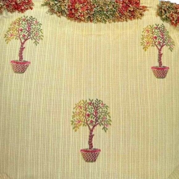 Handcrafted by Martie Yellow/Beige Tote Bag - Picture 6 of 10